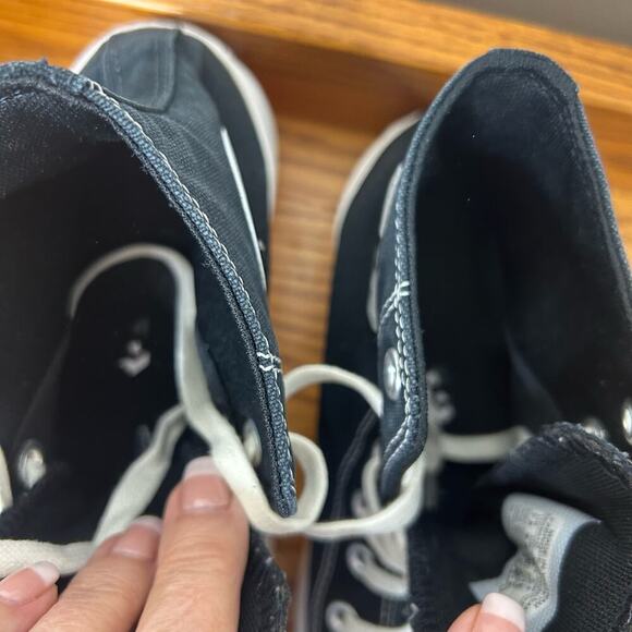 Converse High Top Platform Black Women's Size 7.5 Sneakers Shoes Athletic - Picture 3 of 6